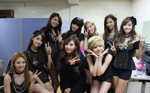 沈阳女孩吃瓜事件,揭秘网络舆论的风暴与反思 第2张 沈阳女孩吃瓜事件,揭秘网络舆论的风暴与反思 第2张